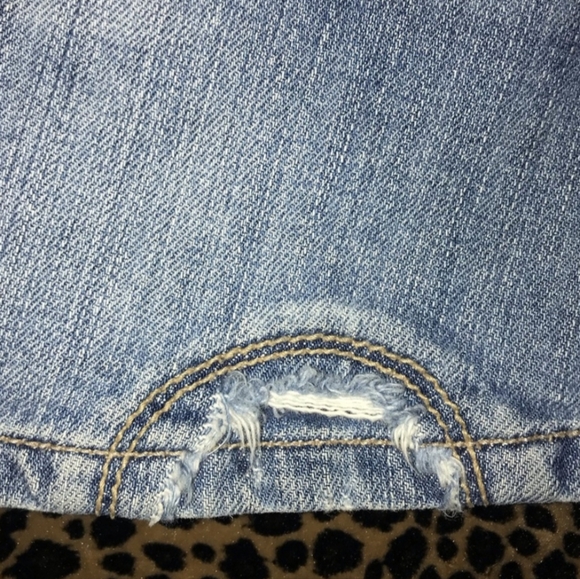 CHOLE DISTRESSED JEAN MINI SKIRT - Picture 4 of 10